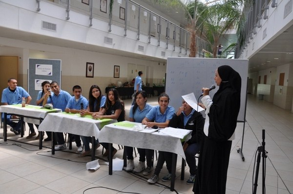 بالفيديو: فعاليات يوم اللغة الإنجليزية في مدرسة أجيال الثانوية بمدينة يافا 